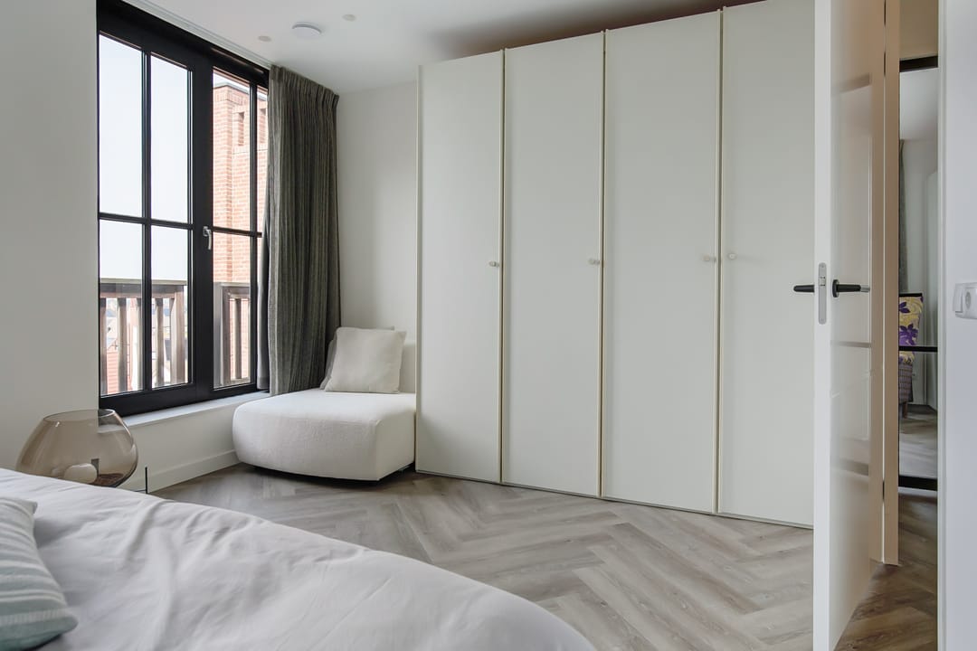 Luxury Penthouse with Panoramic Views and Two Rooftop Terraces — 46