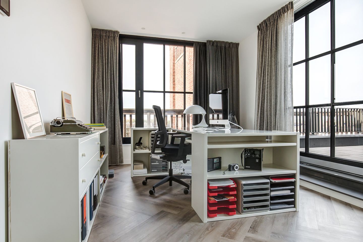 Luxury Penthouse with Panoramic Views and Two Rooftop Terraces — 50