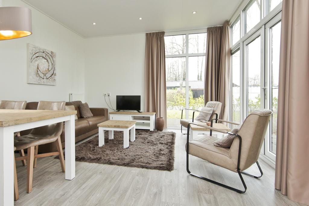 2-bedroom freehold villa in Halfweg — photo 5 of 5
