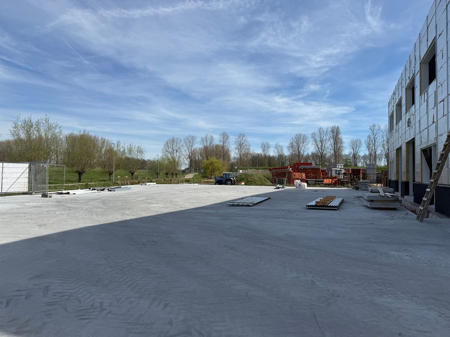 View photo 2 of Onderweg 3-A