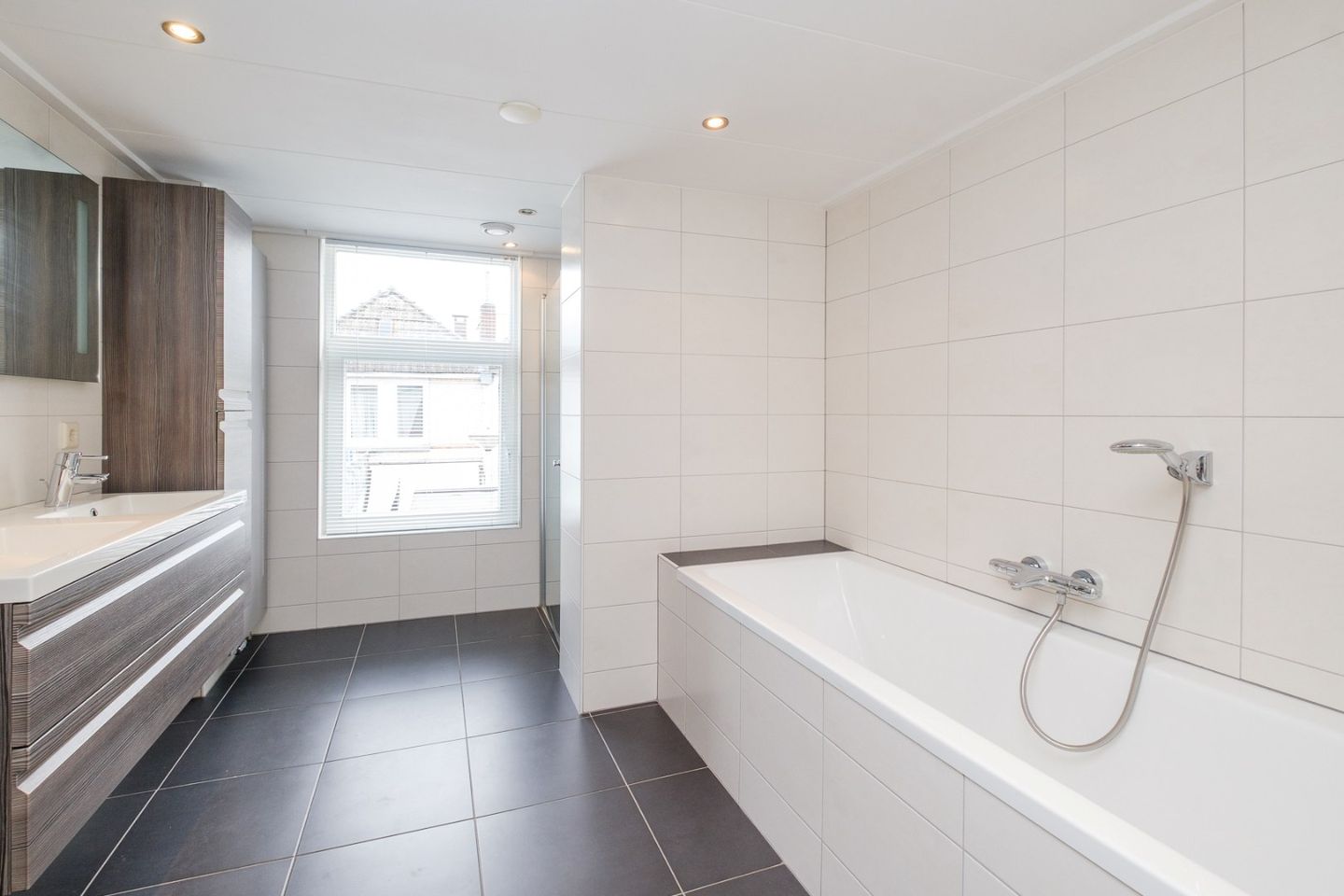 Foto 4 van Burg ten Veldestr 105