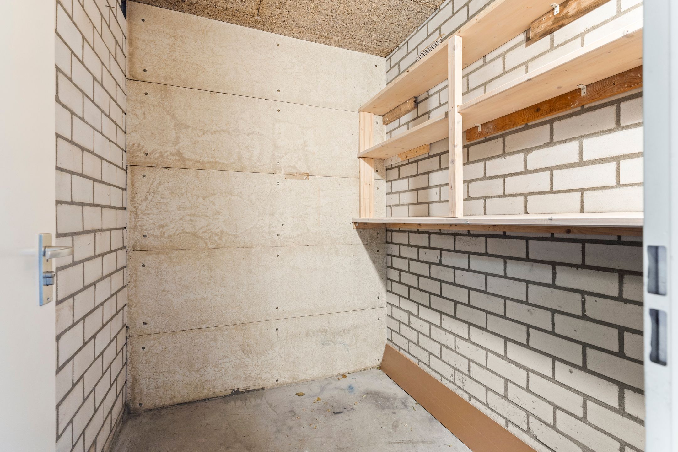 Photo 21 of Boomvalkstraat 8