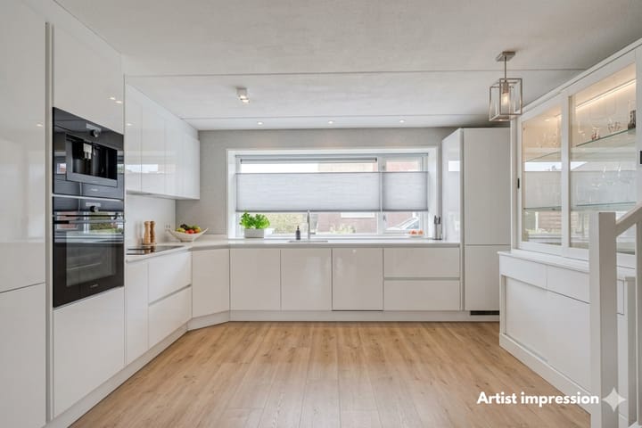 Photo 3 of E. du Perronstraat 34