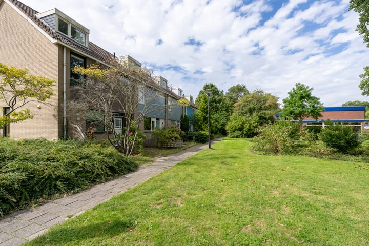 Photo 2 of Granaat 4