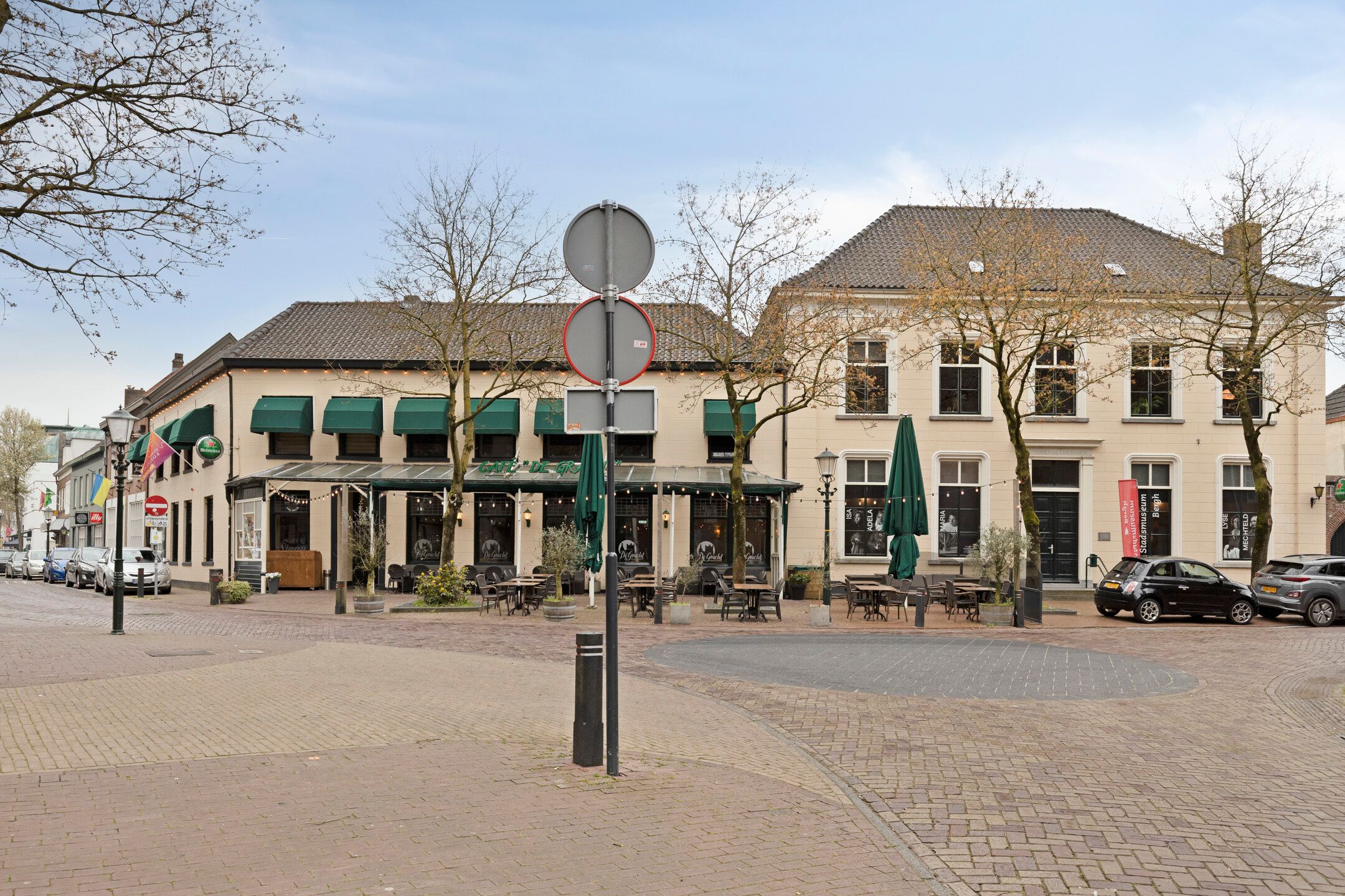 Photo 39 of Hofstraat 3