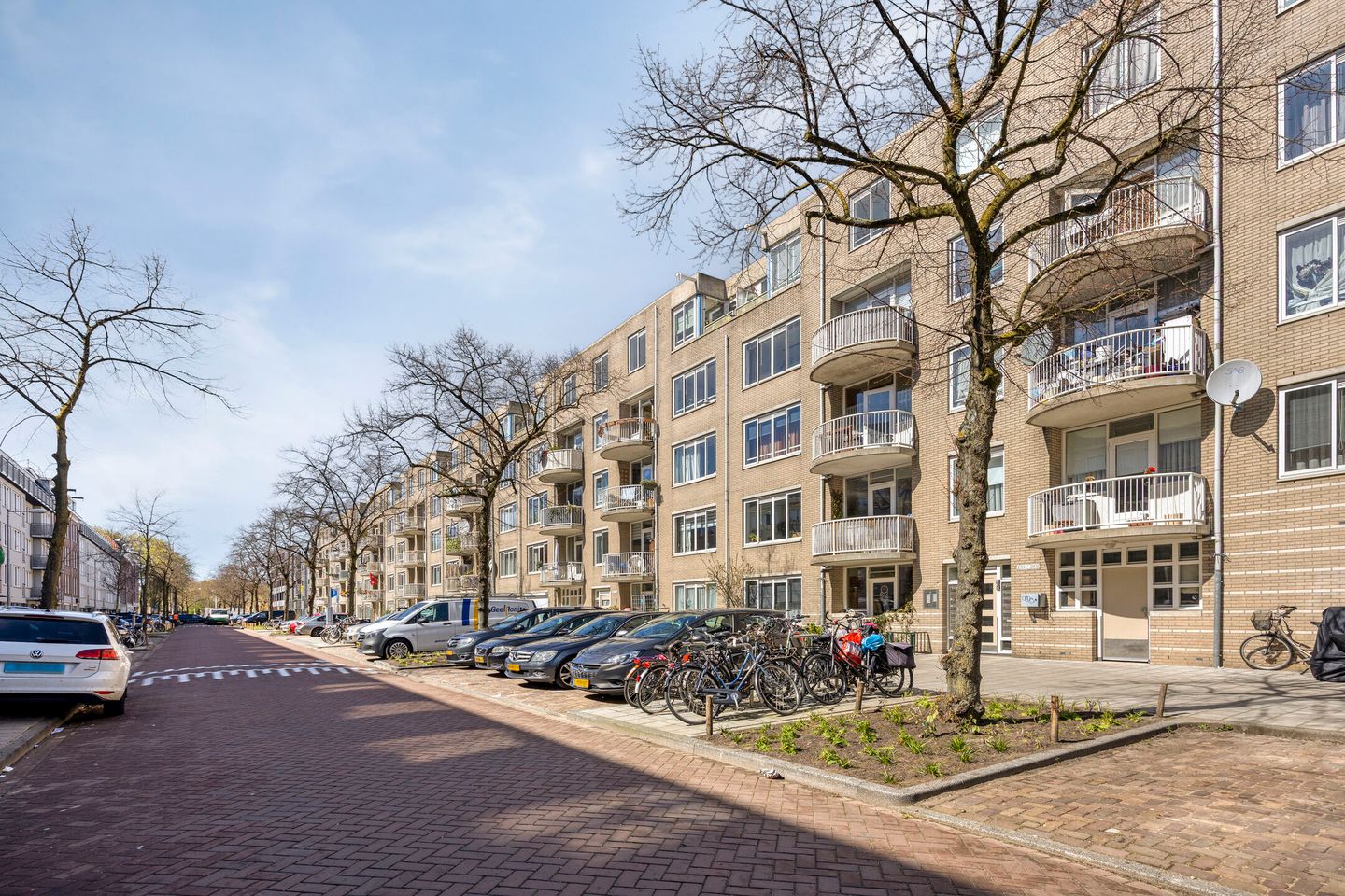 Light 2-Room Apartment in Popular Dapperbuurt Area — 19