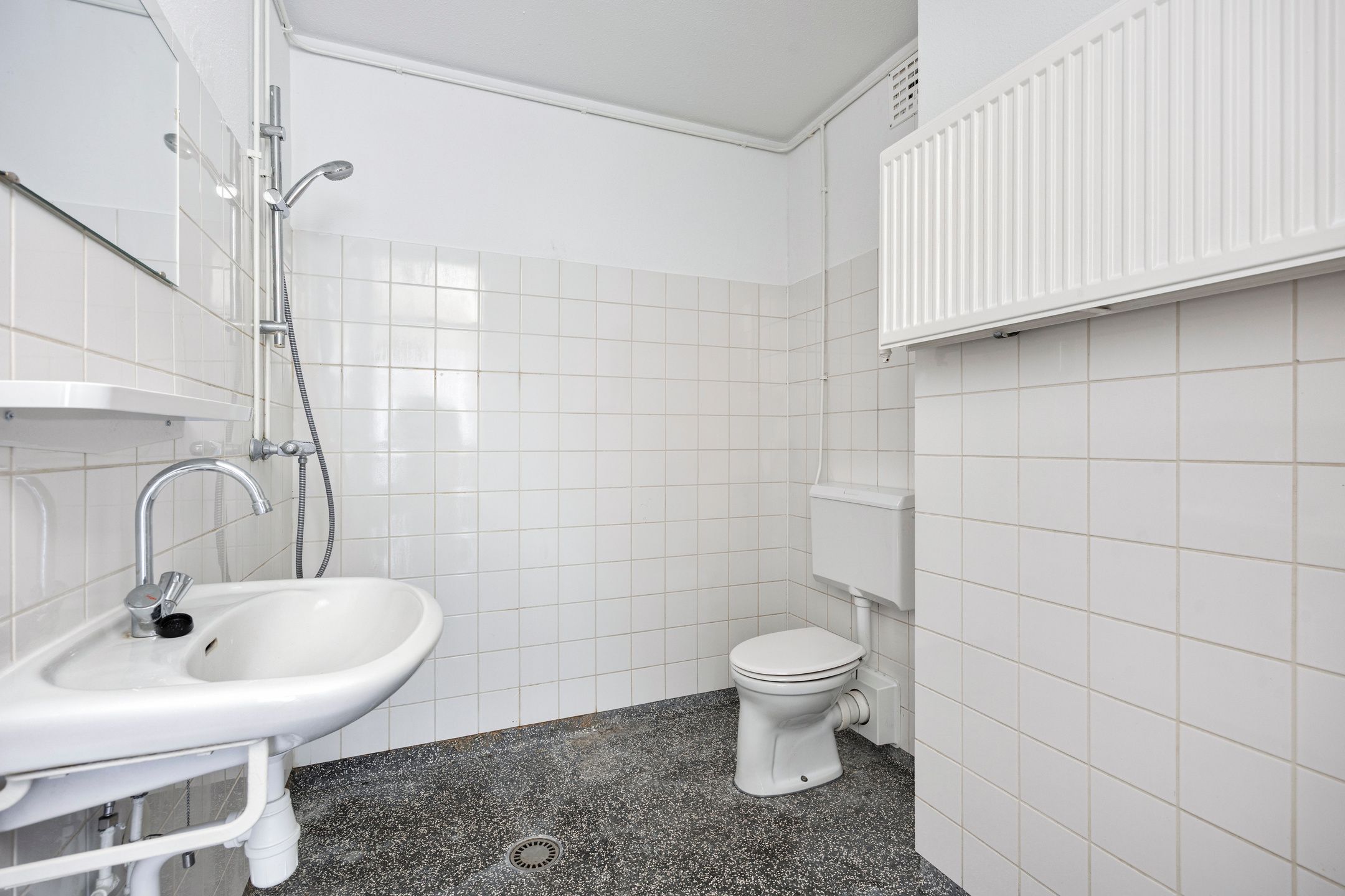 Light 2-Room Apartment in Popular Dapperbuurt Area — 12