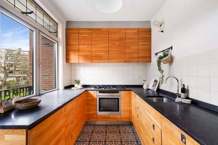 Photo 2 of Dresselhuysstraat 19-B