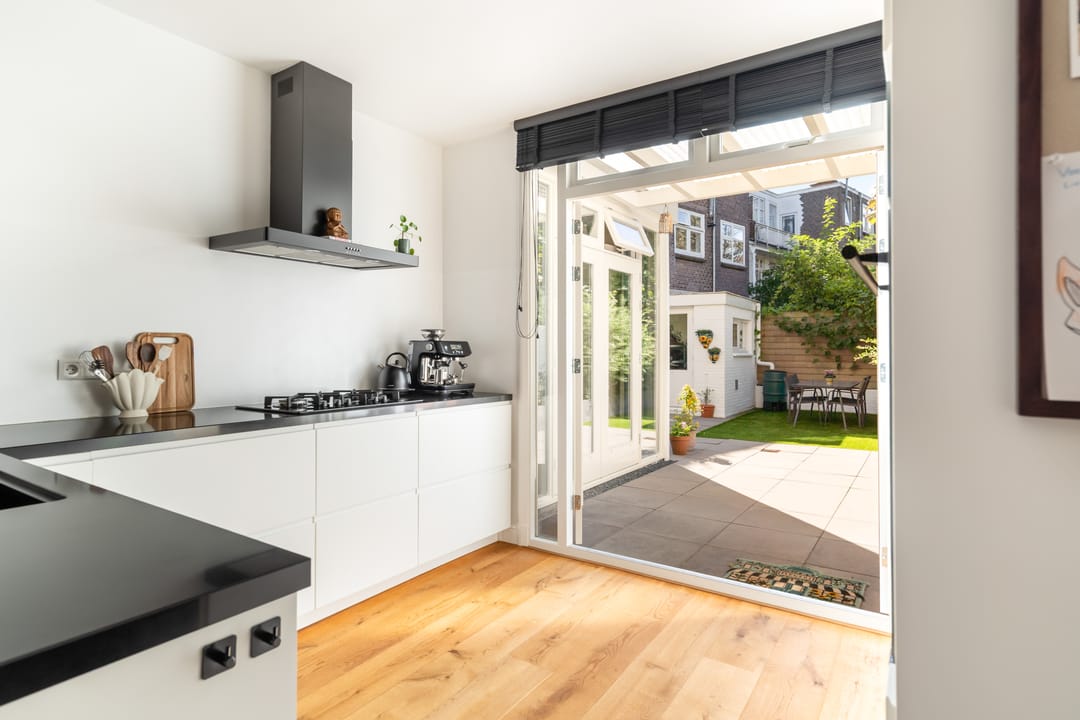 Ground-floor apartment with southwest-facing garden in popular Bomenbuurt — 26