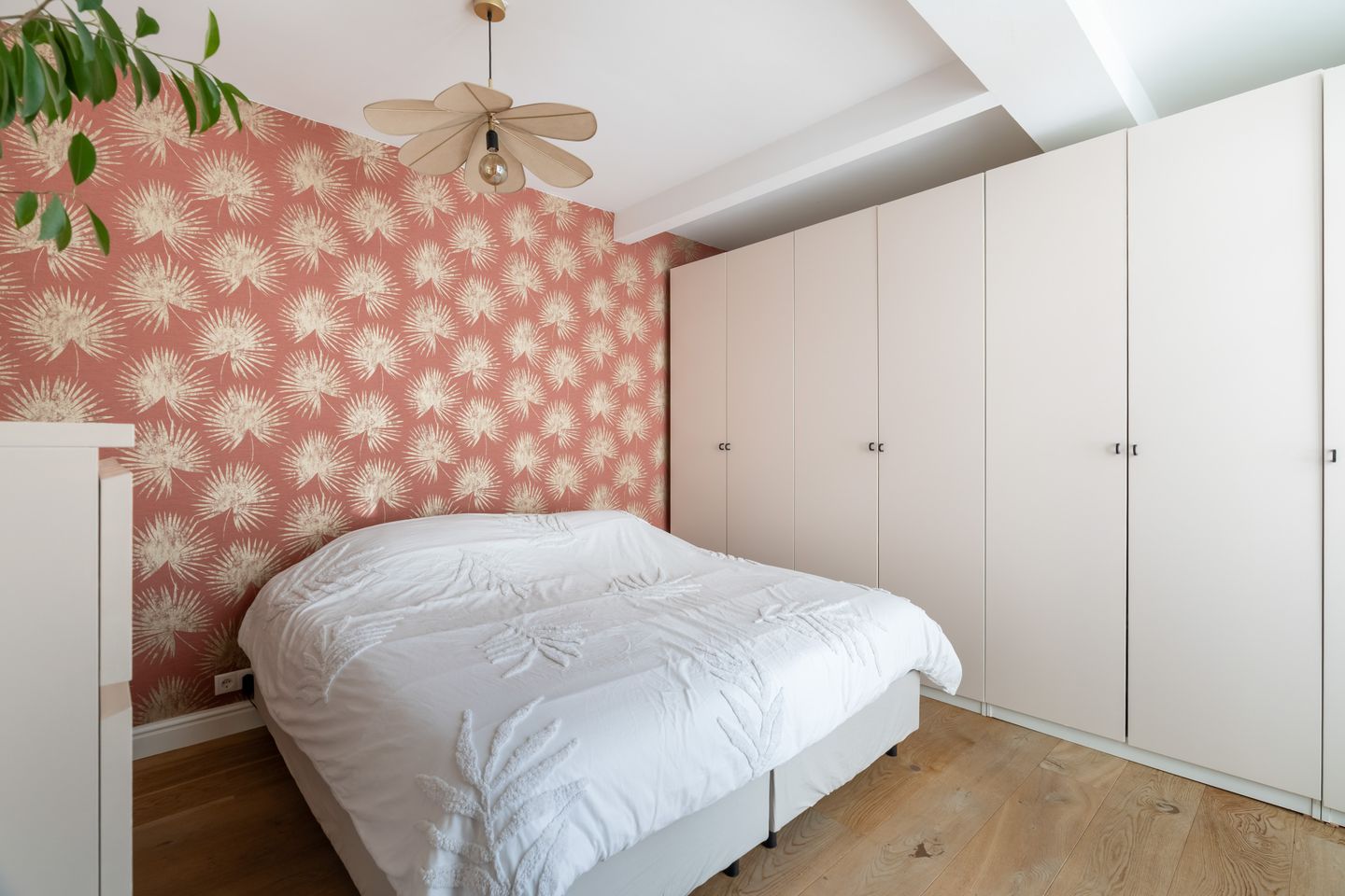 Ground-floor apartment with southwest-facing garden in popular Bomenbuurt — 44