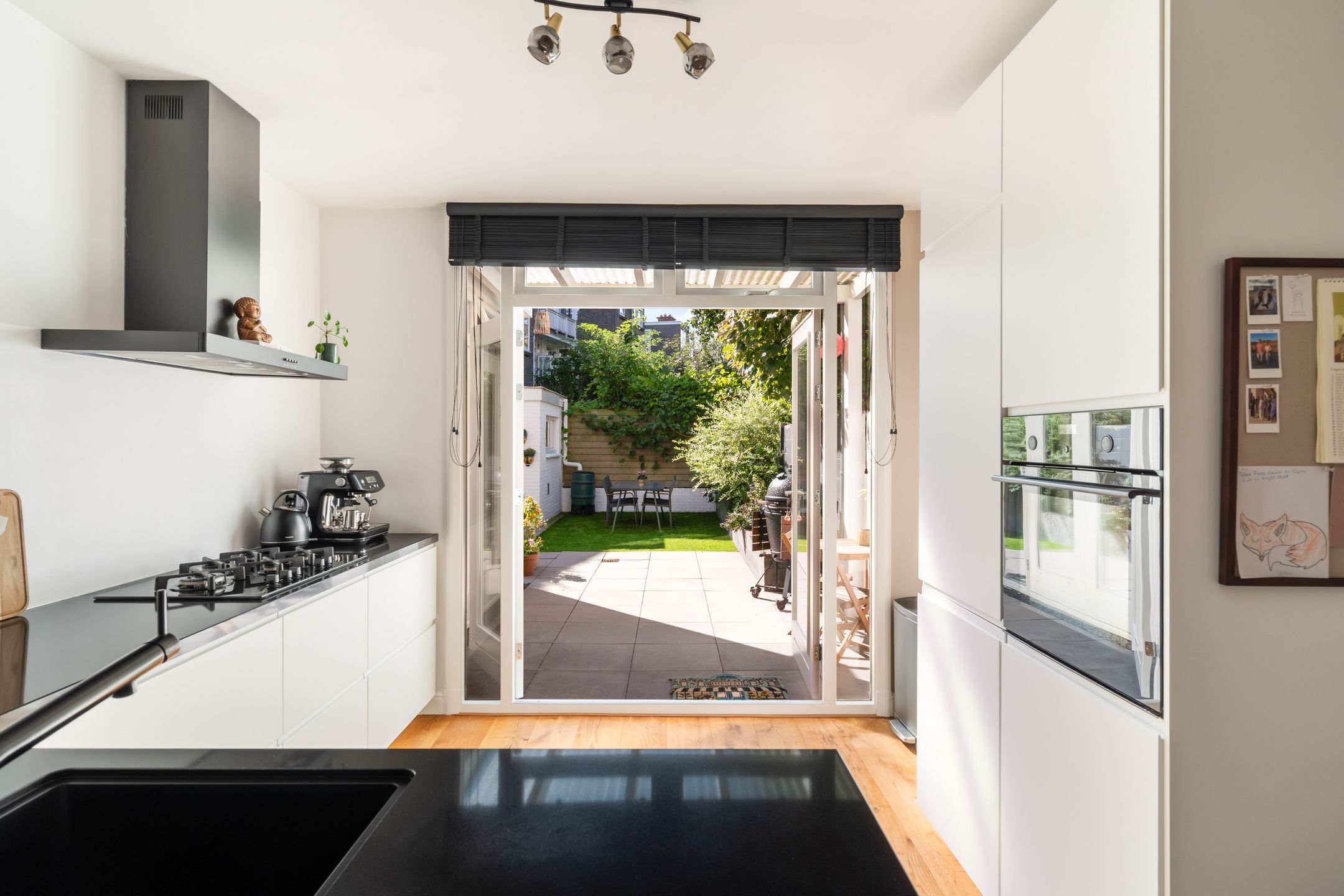 Ground-floor apartment with southwest-facing garden in popular Bomenbuurt — 24