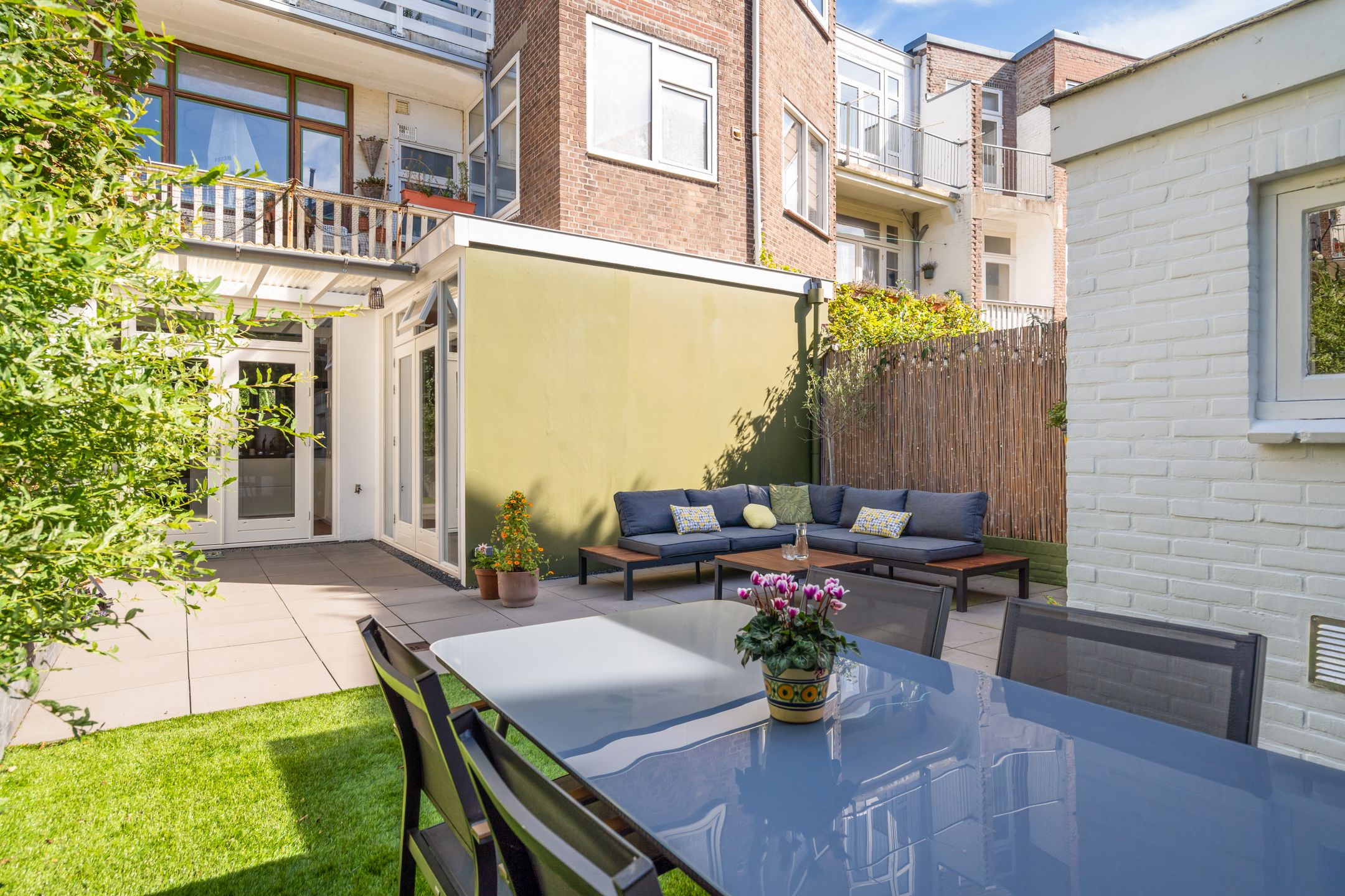 Ground-floor apartment with southwest-facing garden in popular Bomenbuurt — 36