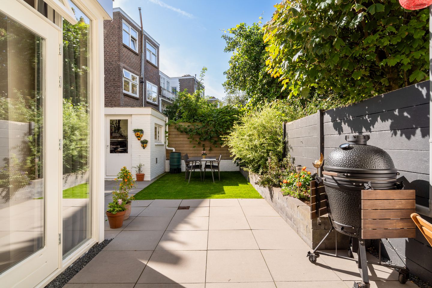 Ground-floor apartment with southwest-facing garden in popular Bomenbuurt — 34