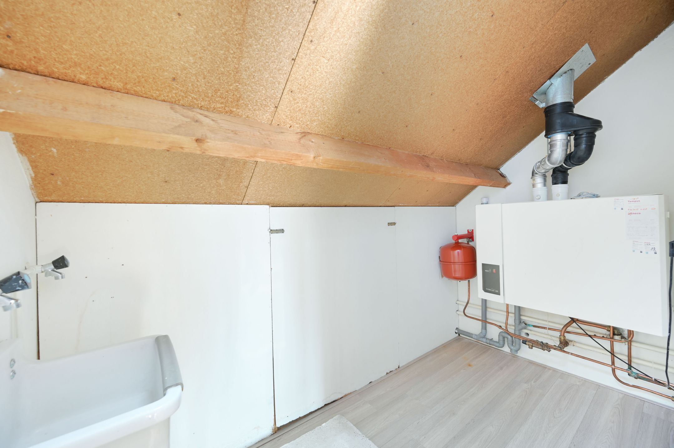 Corner House with Garage, Large Garden and Water View — 42