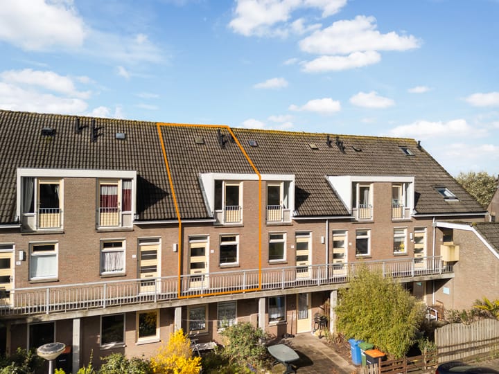 Photo 2 of Leliestraat 13-B