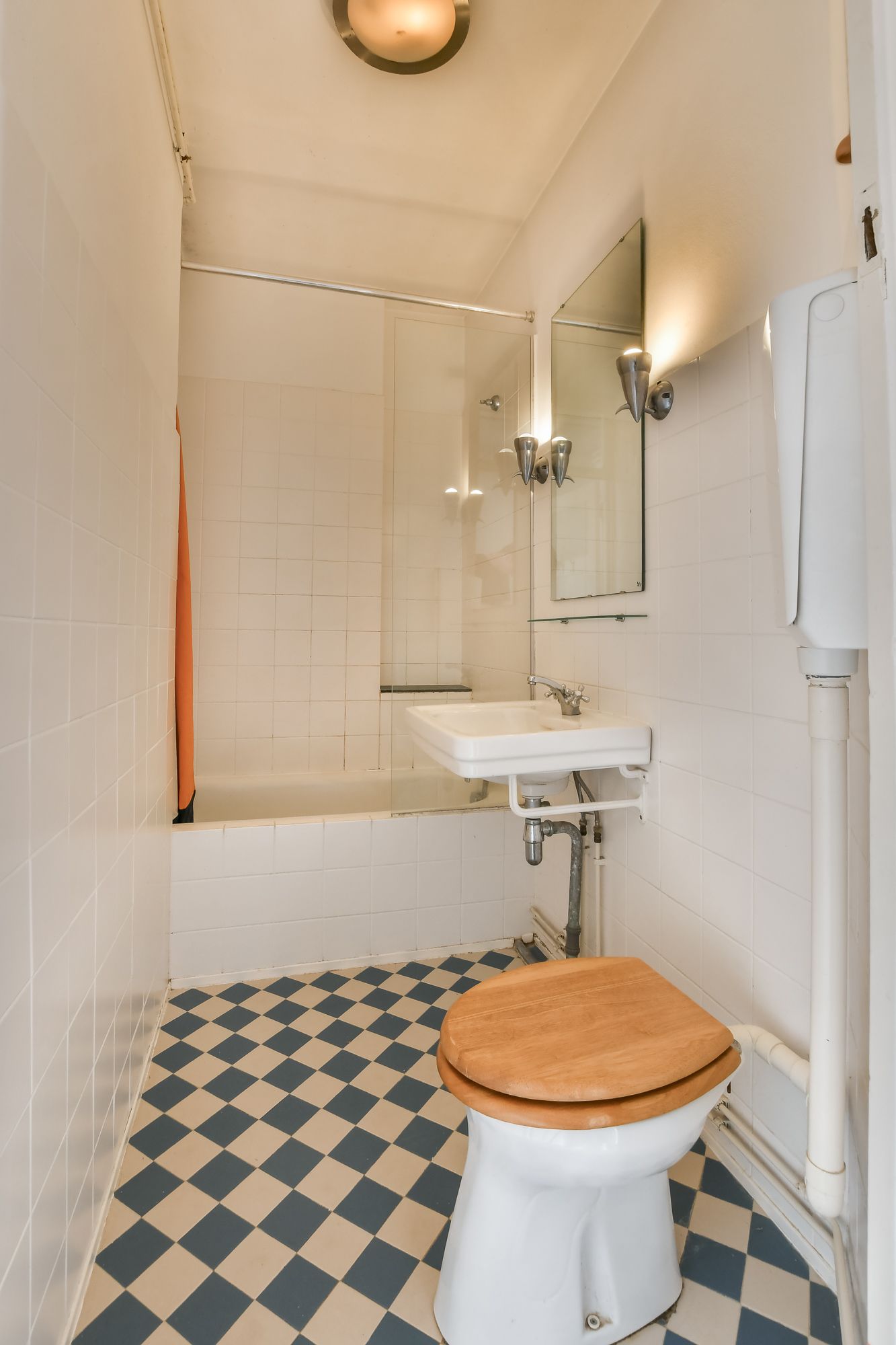 Atmospheric apartment in popular De Baarsjes neighborhood — 21