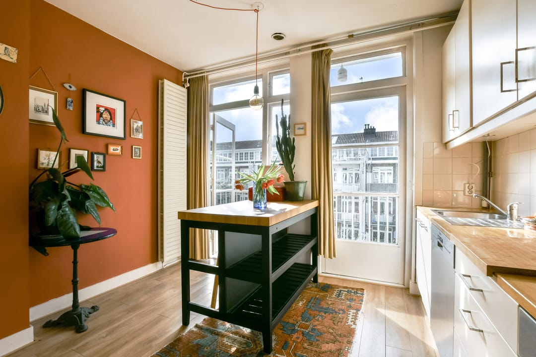 Atmospheric apartment in popular De Baarsjes neighborhood — 17