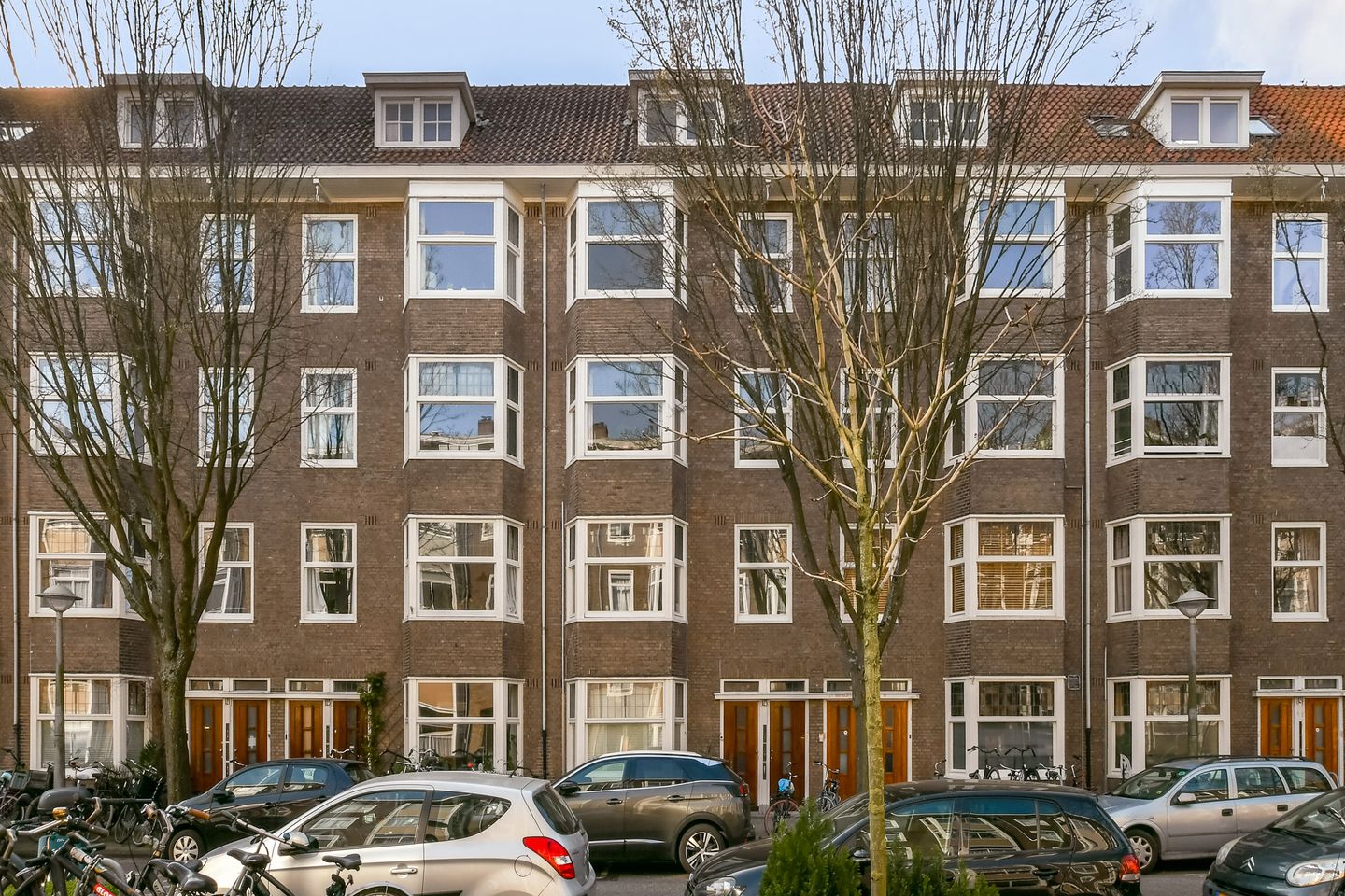 Atmospheric apartment in popular De Baarsjes neighborhood — 25