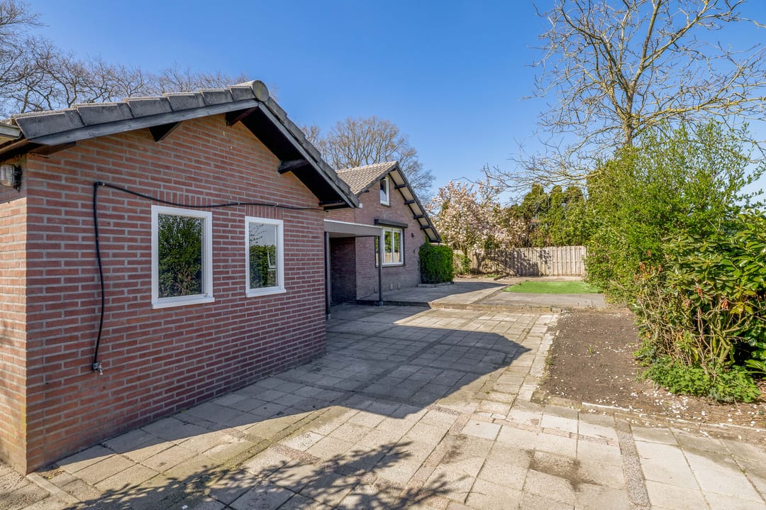 Photo 46 of Leensel 16