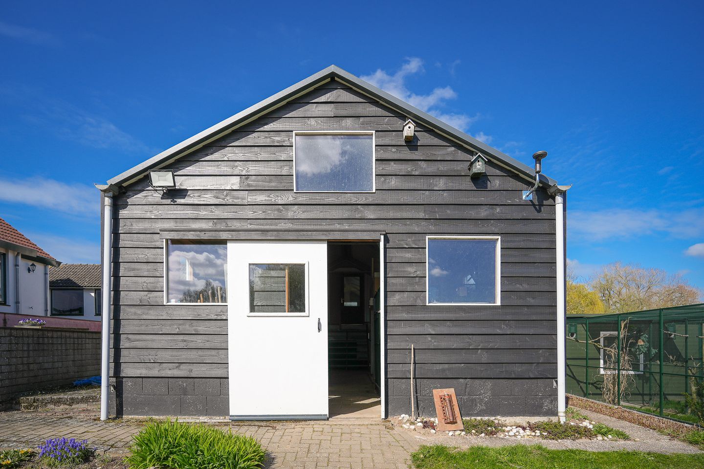Charming Semi-Bungalow on Expansive Park-like Plot with Guest Accommodation — 40