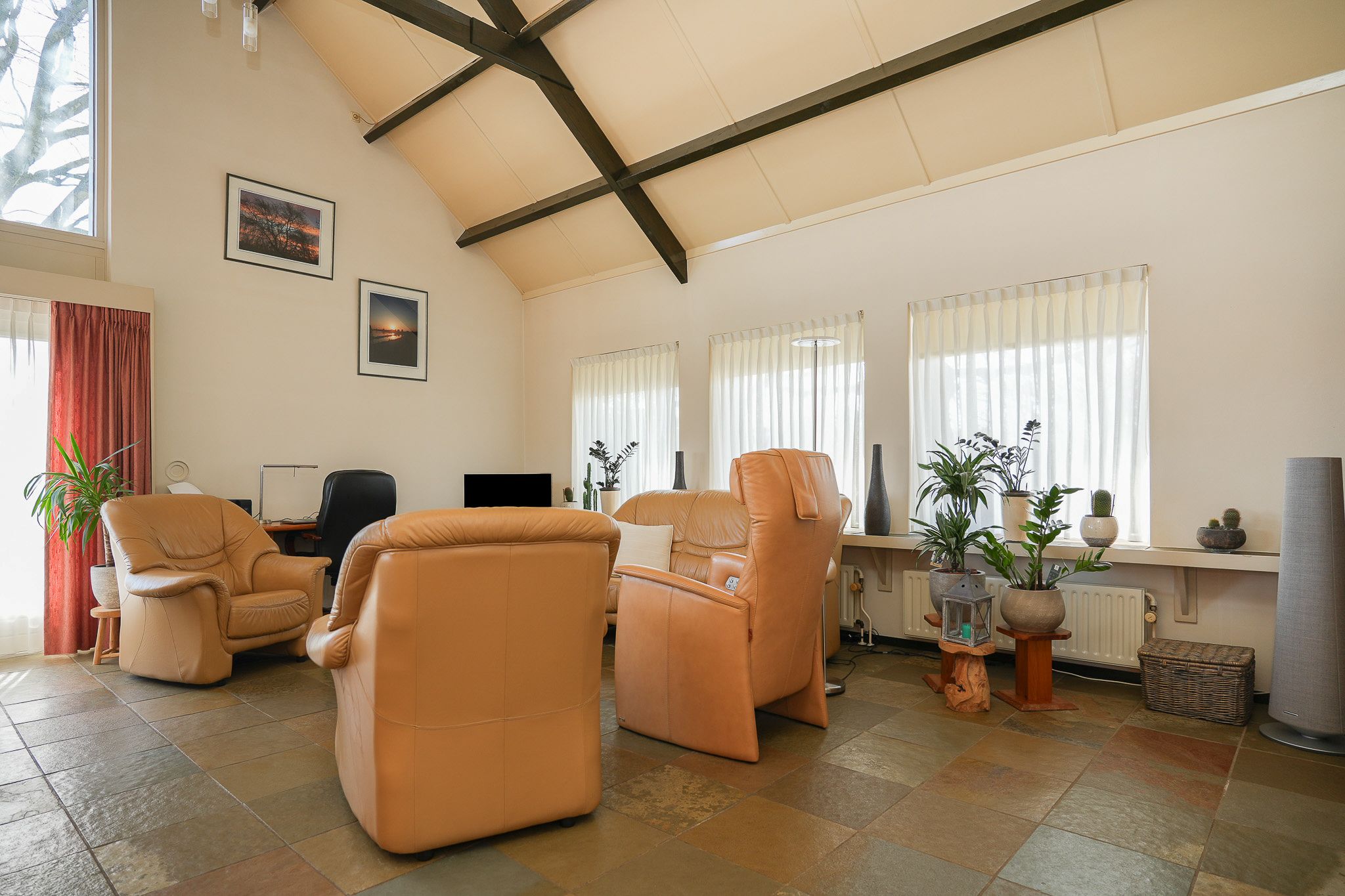 Charming Semi-Bungalow on Expansive Park-like Plot with Guest Accommodation — 15