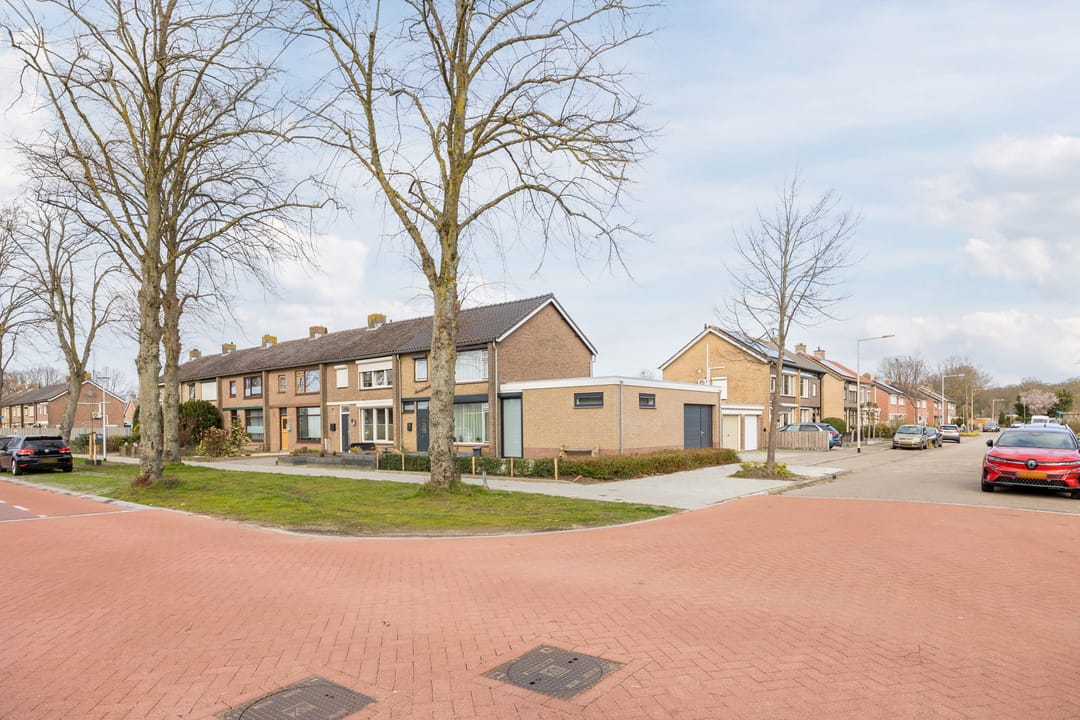 Photo 7 of Burgemeester Elkhuizenlaan 36