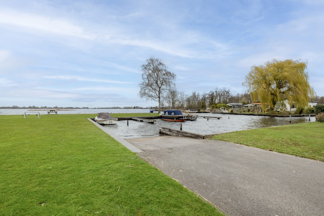 Photo 53 of Nieuw-Loosdrechtsedijk 217-C014