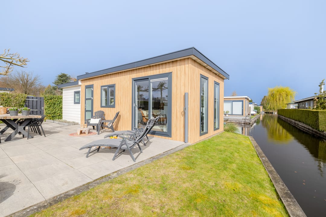 Foto 1 van Nieuw-Loosdrechtsedijk 217-C014