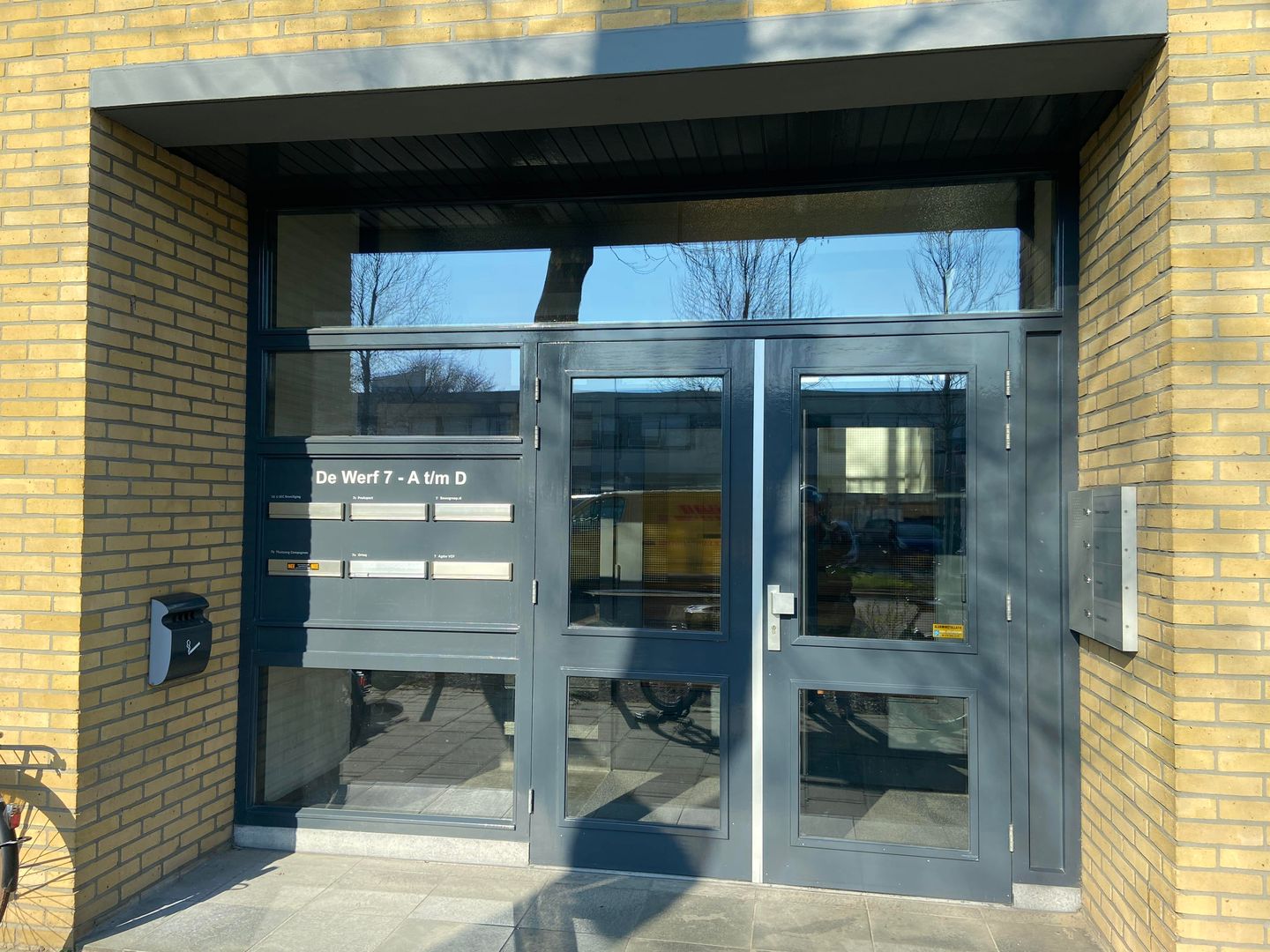 View photo 2 of De Werf 7-B