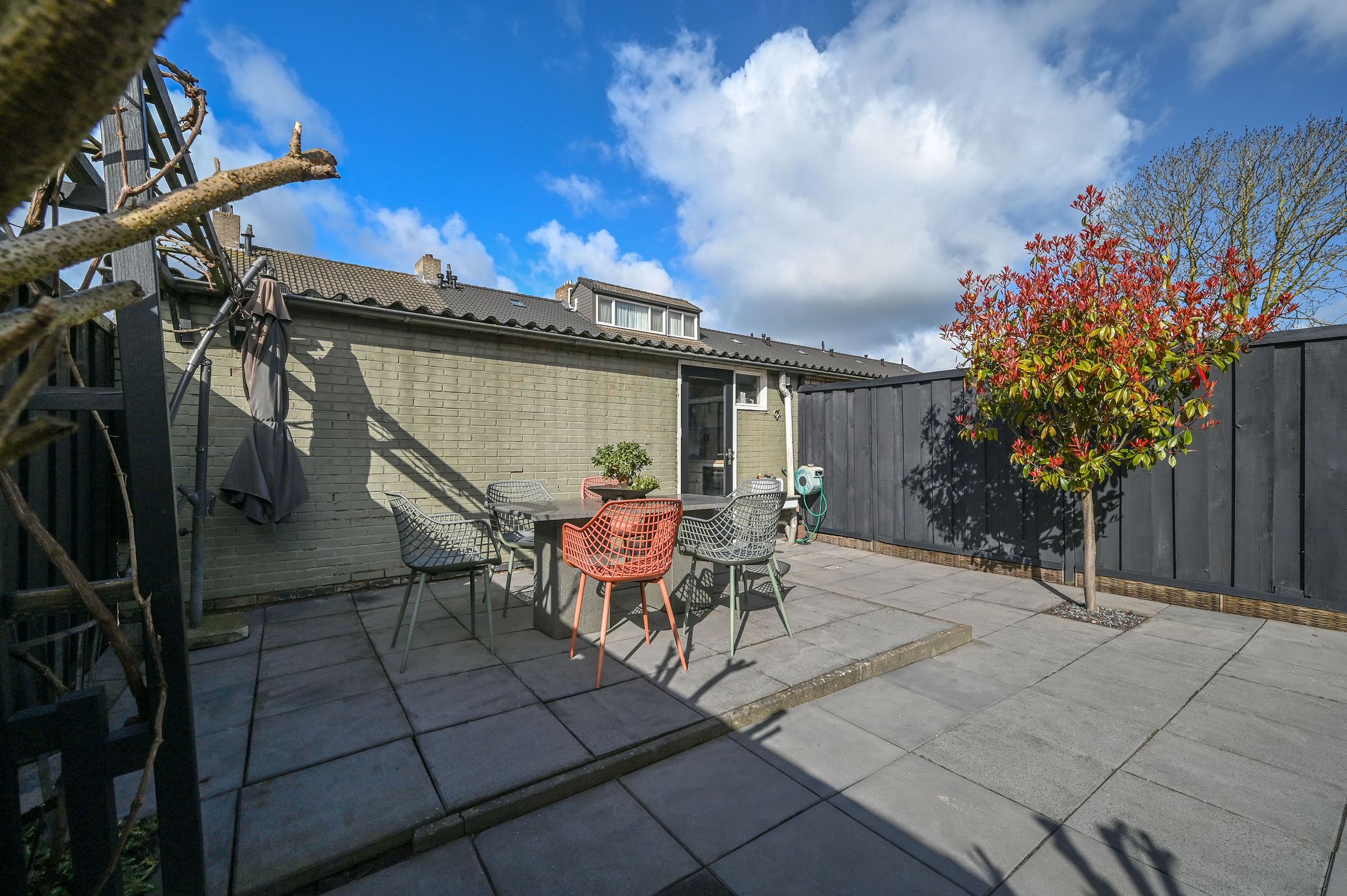 Ready-to-move-in corner home with 4 bedrooms and solar panels — 30
