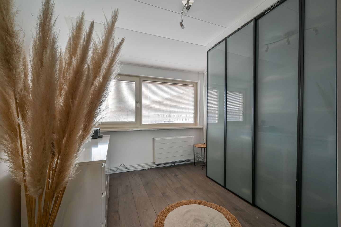 Ready-to-move-in corner home with 4 bedrooms and solar panels — 19