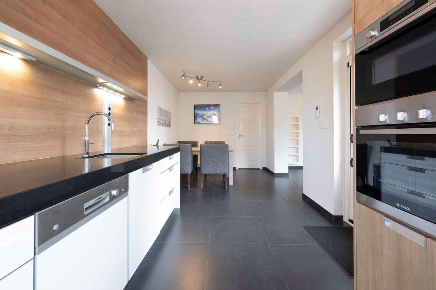 Spacious Detached Family Home with Modern Kitchen and Low-Maintenance Garden in Oudenbosch Center — 19