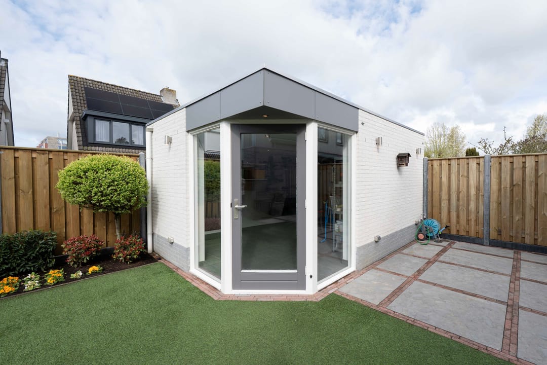 Spacious Detached Family Home with Modern Kitchen and Low-Maintenance Garden in Oudenbosch Center — 28