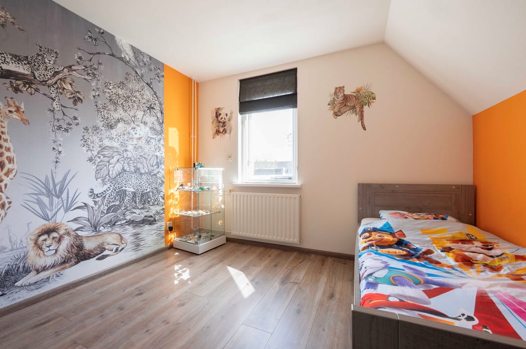 Spacious Detached Family Home with Modern Kitchen and Low-Maintenance Garden in Oudenbosch Center — 38