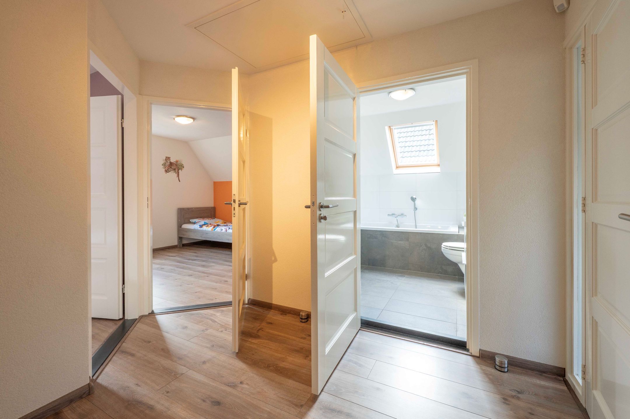 Spacious Detached Family Home with Modern Kitchen and Low-Maintenance Garden in Oudenbosch Center — 36