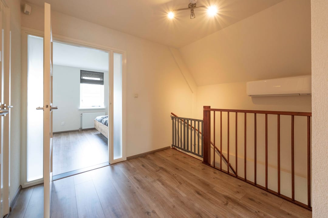 Spacious Detached Family Home with Modern Kitchen and Low-Maintenance Garden in Oudenbosch Center — 32