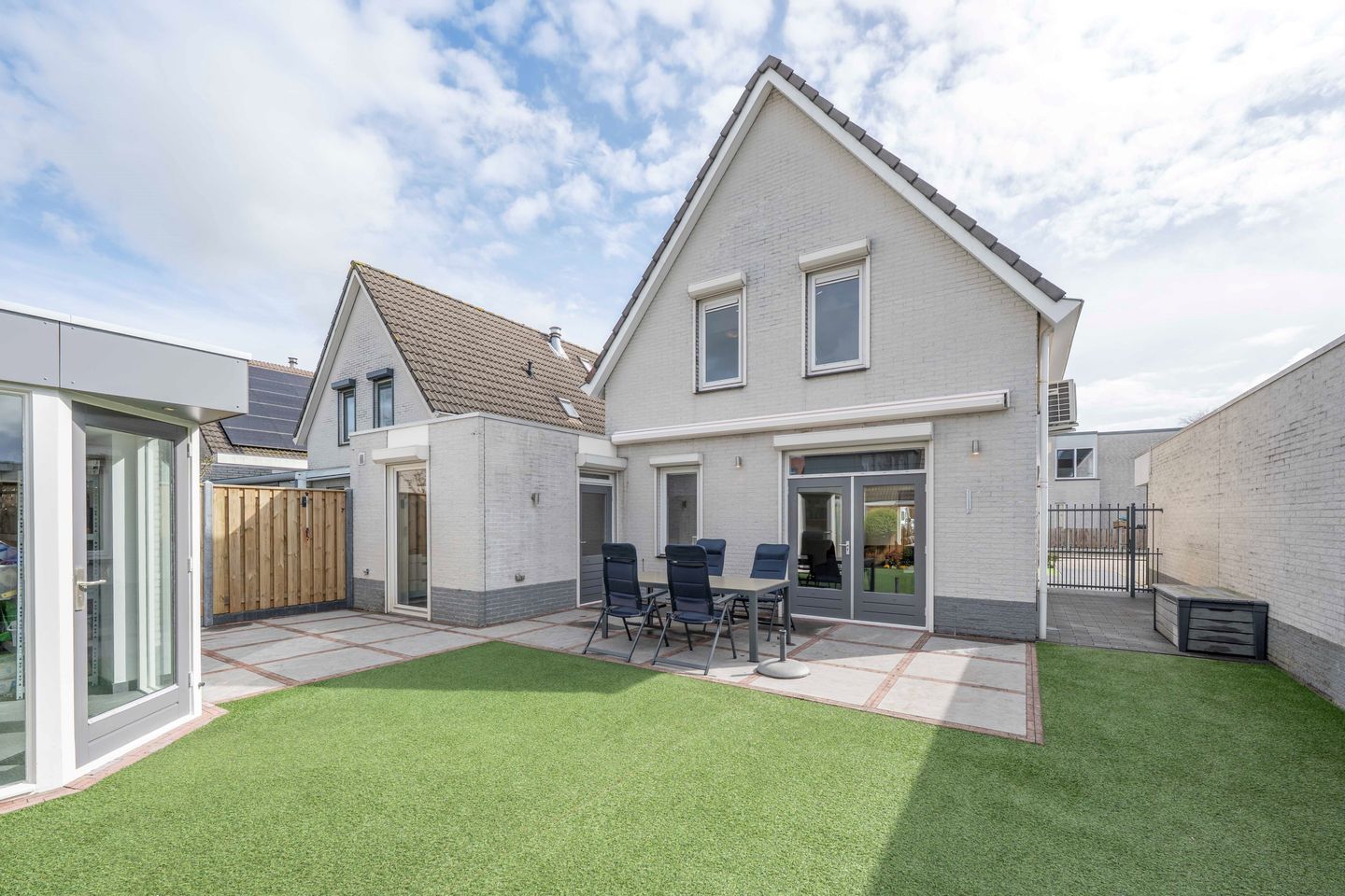 Spacious Detached Family Home with Modern Kitchen and Low-Maintenance Garden in Oudenbosch Center — 25