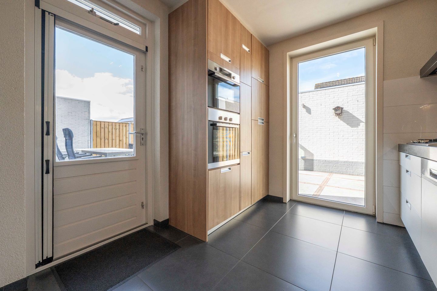 Spacious Detached Family Home with Modern Kitchen and Low-Maintenance Garden in Oudenbosch Center — 20