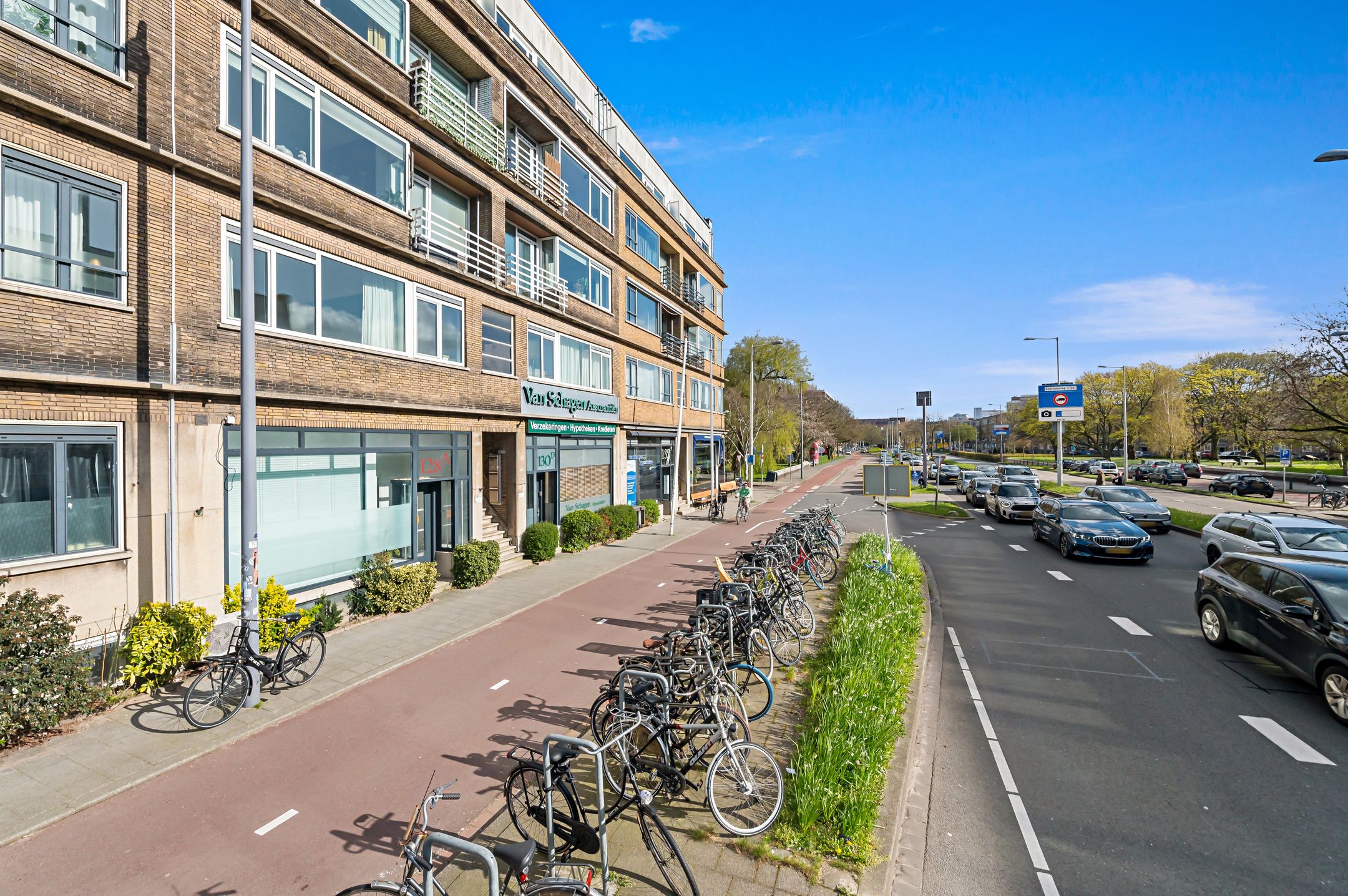 Spacious 3-Room Apartment with Balcony in Popular Blijdorp — 24