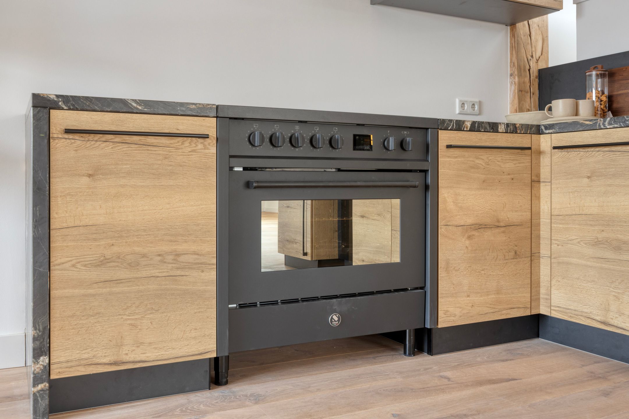 Foto 36 van Petrus Regoutplein 22-D01