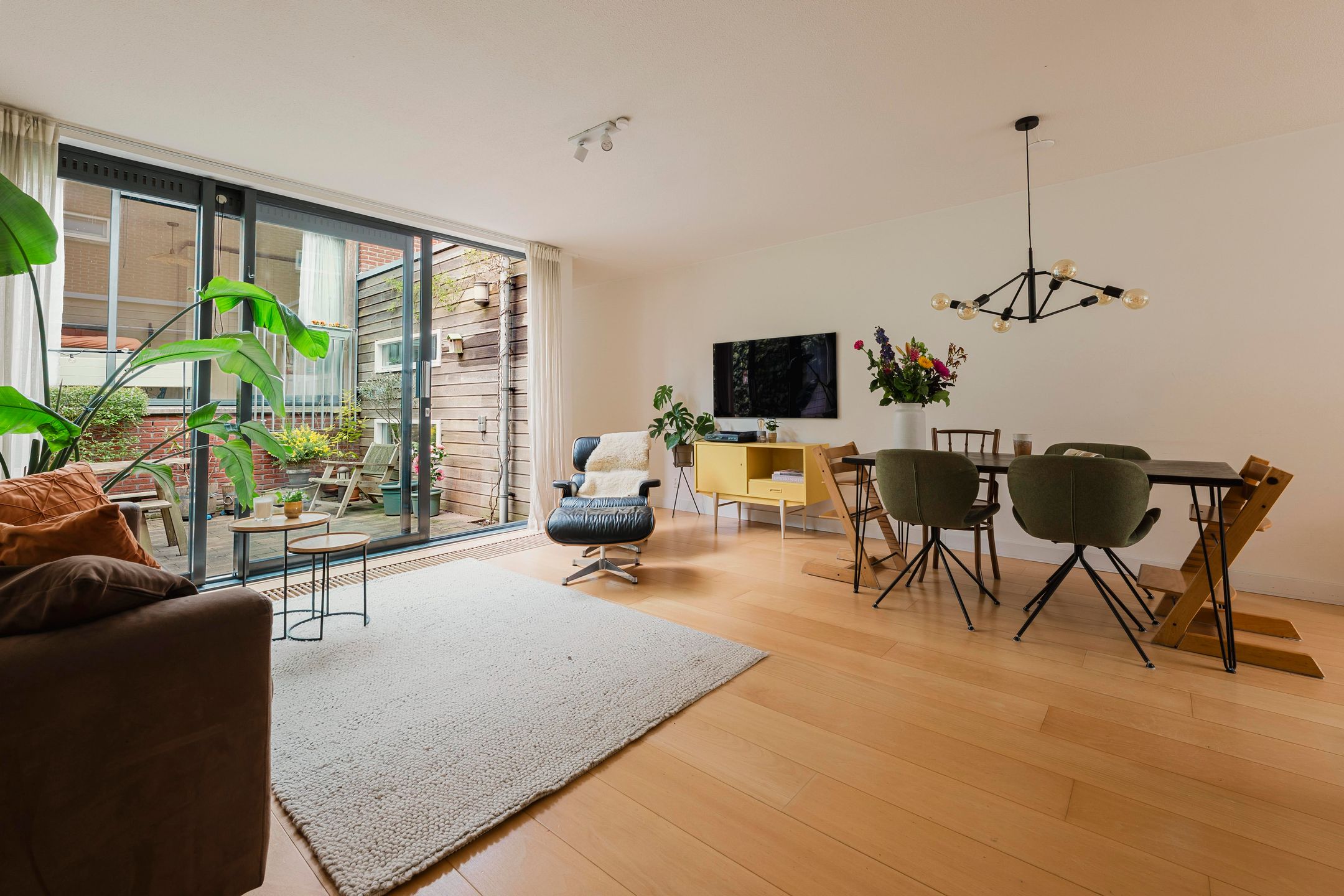 Foto 3 van Van Abbestraat 289