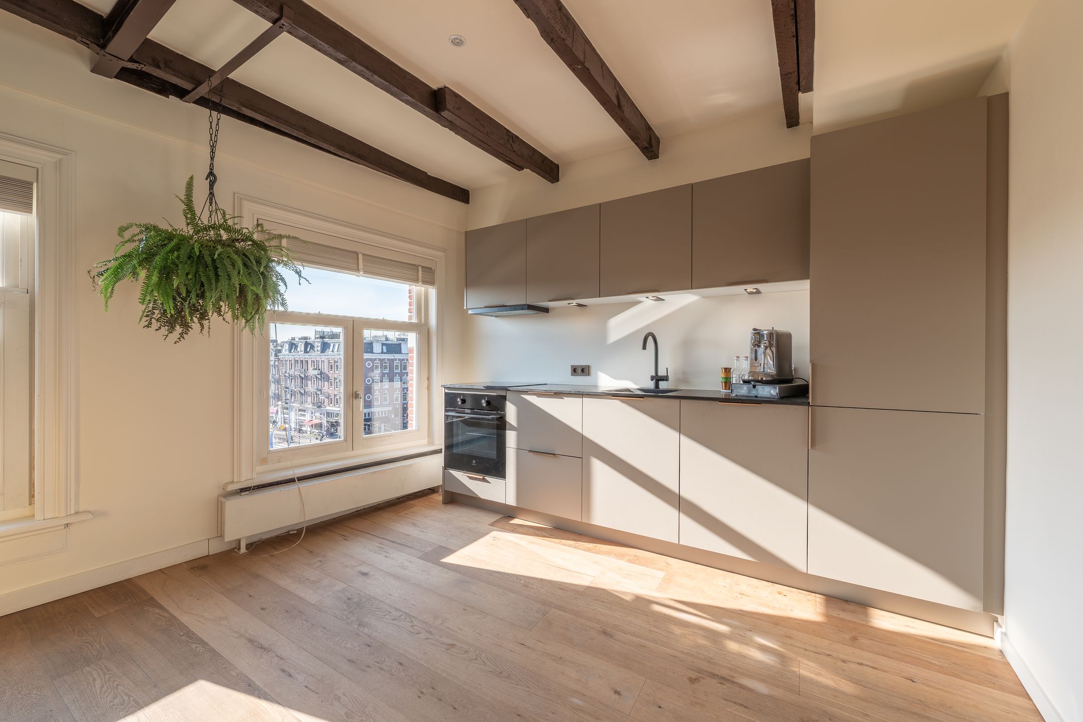 Foto 6 van Groenmarktkade 1-4