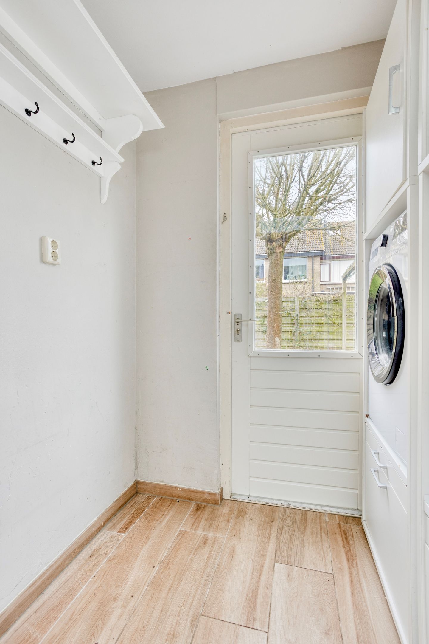 Spacious Extended Corner Home with Skylight in Car-Free Courtyard — 21