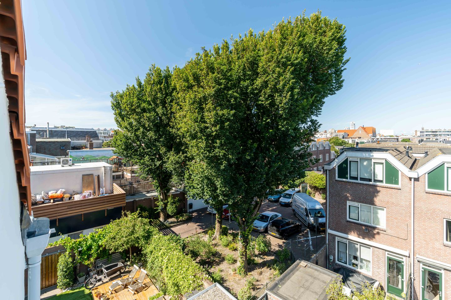 Historic Monumental Residential-Retail Property from 1775 in Scheveningen-Dorp — 55