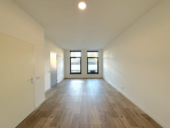 Foto 3 van Cornelis Frederiksstraat 1