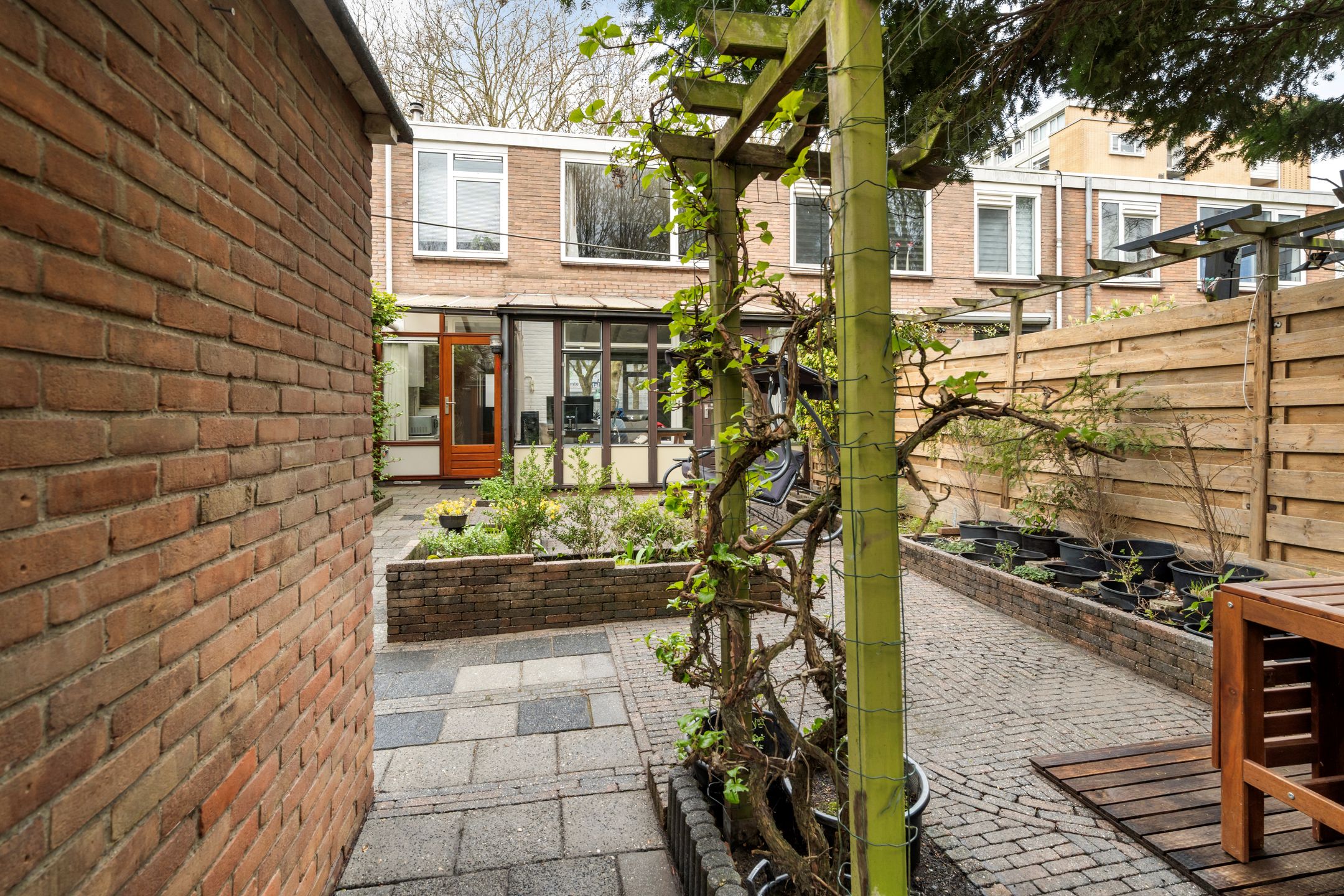 Photo 48 of Van Bosseplantsoen 7