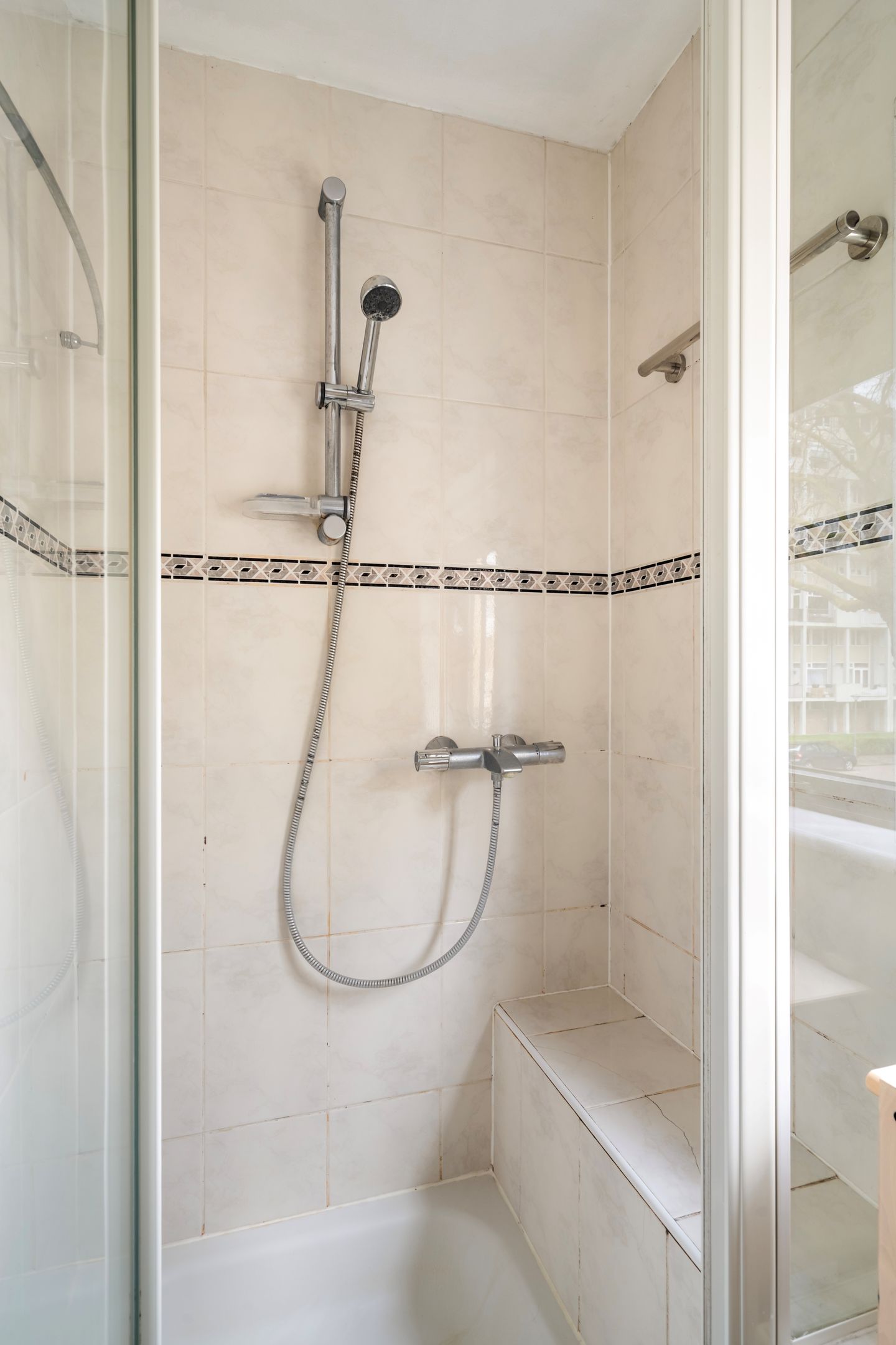 Photo 40 of Van Bosseplantsoen 7