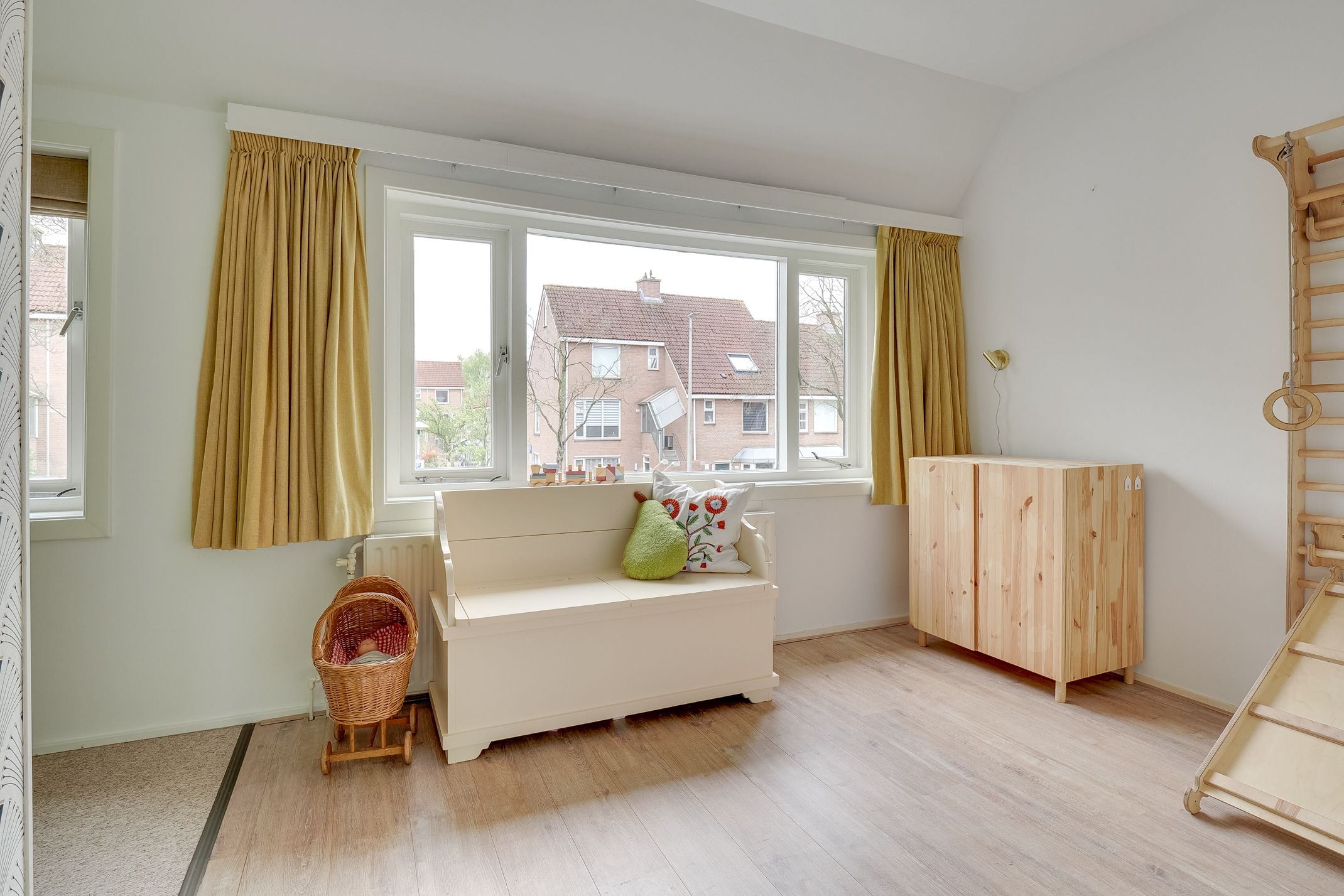 Move-in Ready Family Home with Garden Office in Rivierenwijk — 24
