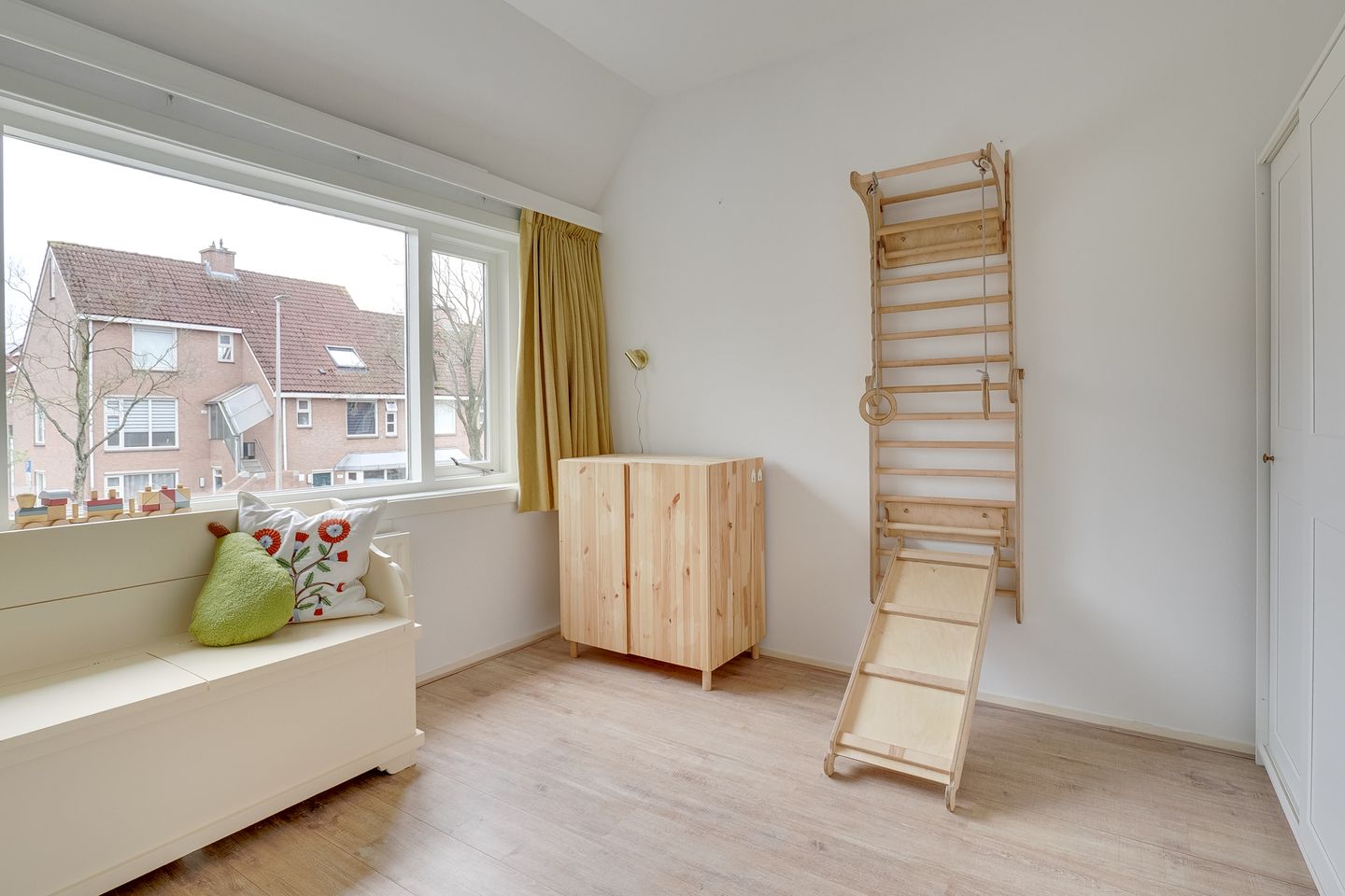 Move-in Ready Family Home with Garden Office in Rivierenwijk — 25