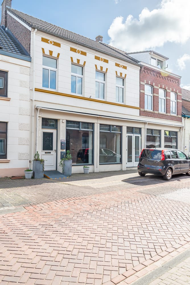 View photo 2 of Marktstraat 8